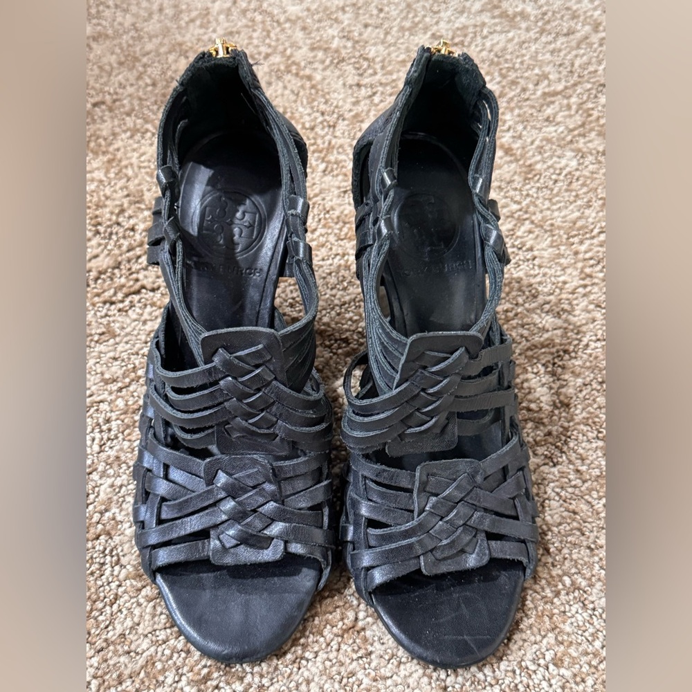 Tory Burch Tevray Huarache Black Strappy Leather Wedge Sandals - Size 6